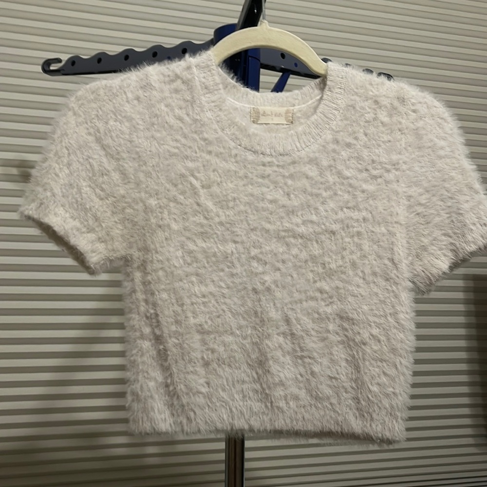 Altard State White Fuzzy Baby Tee Slight Crop Womens Small No Damages